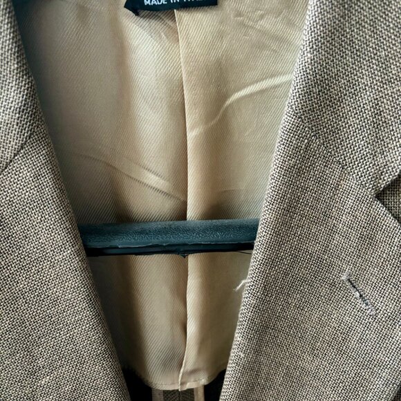 Giorgio Armani Luxury Linen Blazer - Picture 5 of 6